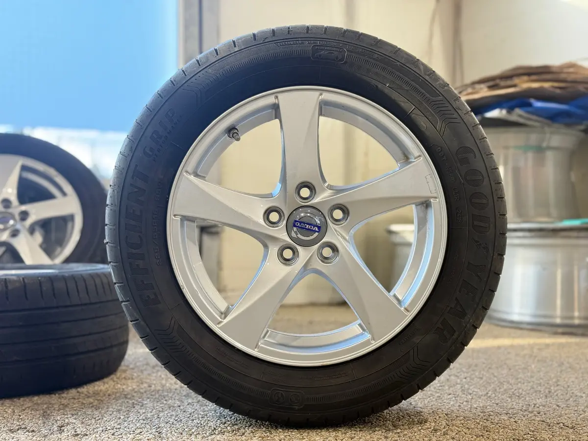 Volvo Original Hera 7 X 16" - 31423046 Aluminiumfälgar Med Däck 5