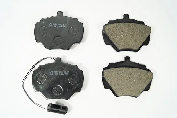 Land Rover Brake Pads Rear Part #Stc9189a/Sfp500200. Fits 1994-1998 Land Rover Discovery 1
