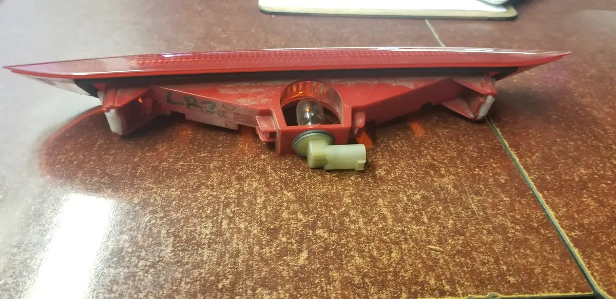 Used High Mount Brake Light For Land Rover Lr2 Part #Lr014462. Fits Land Rover Lr2 2008-2010 2