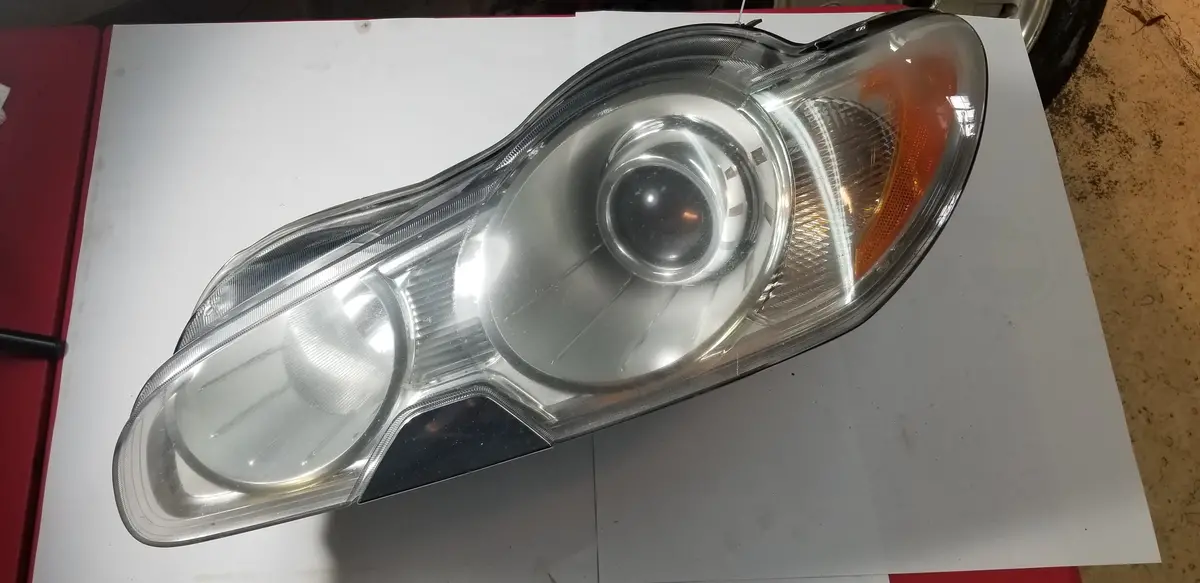 Used Left Front Hid Headlight For Jaguar Part # C2z13838. Fits Jaguar Xf 2009-2012. 1