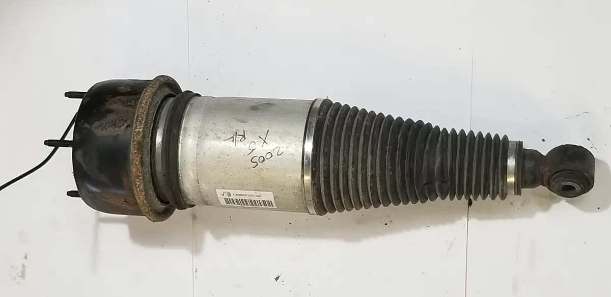 Used Rear Air Suspension Shock For Jaguar Part #C2c41341. Fits Jaguar Xj8 2004-2005 1