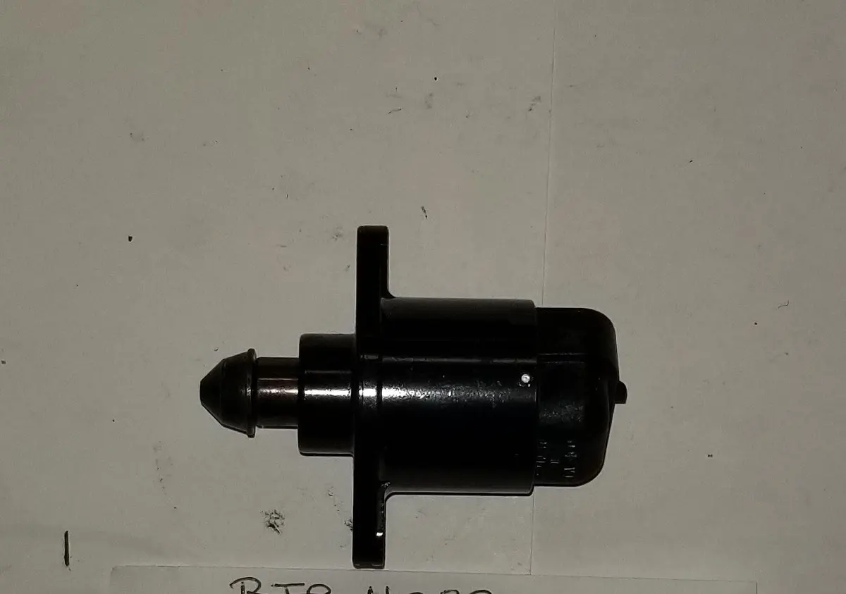 Idle Air Control Valve For Land Rover Part # Err4352. Fits Land Rover Defender 90 1995,1997, Land Rover Discovery 1996,1997,1998, Range Rover 1996-1998. 1