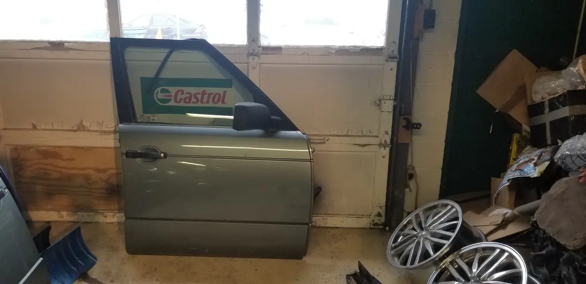 Right Front Door Assembly For Range Rover. Fits Range Rover 2003-2005 1