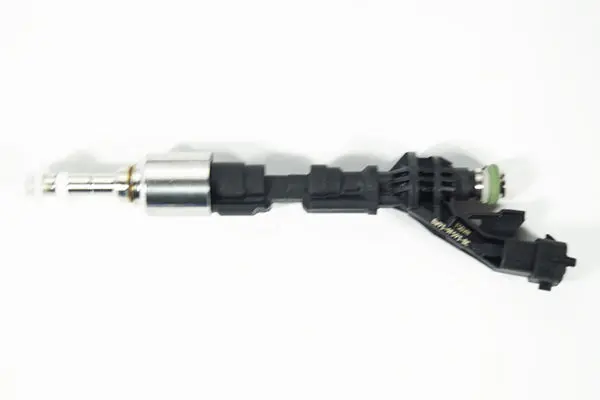 Land Rover Injector Part #Lr069897. Fits Land Rover With 5.0L Petrol Engines 1