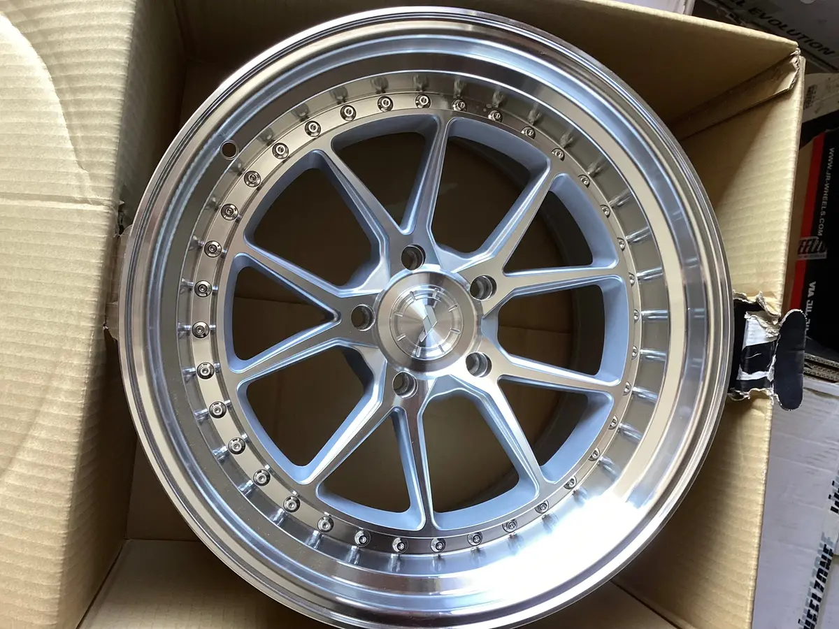 18” Japan Racing Jr39 - 5X120 1