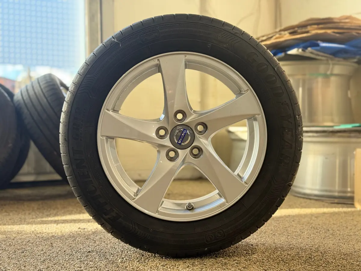 Volvo Original Hera 7 X 16" - 31423046 Aluminiumfälgar Med Däck 4