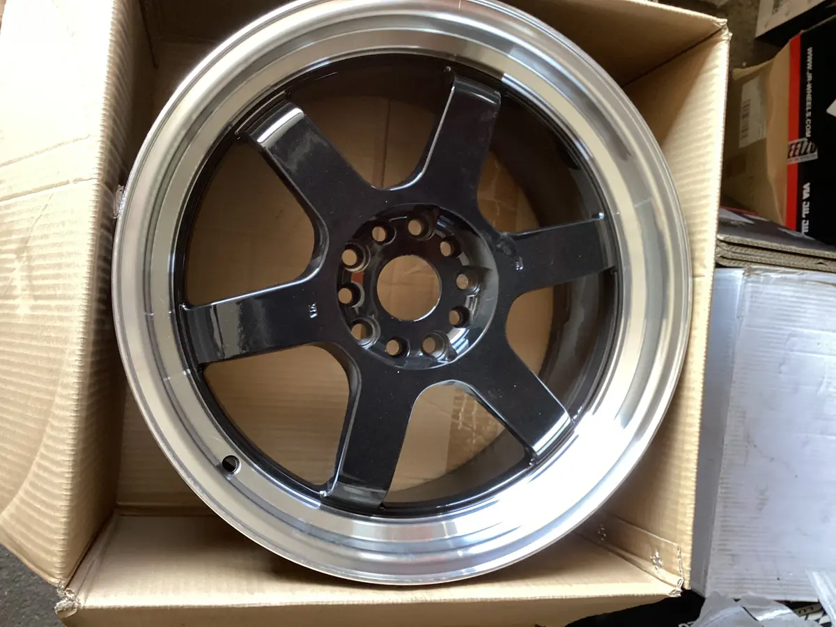 18” Japan Racing Jr12 - 5X114.3 / 5X120 1