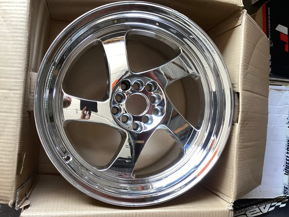 18” Japan Racing Jr15 Chrome - 5X100 / 5X120 1
