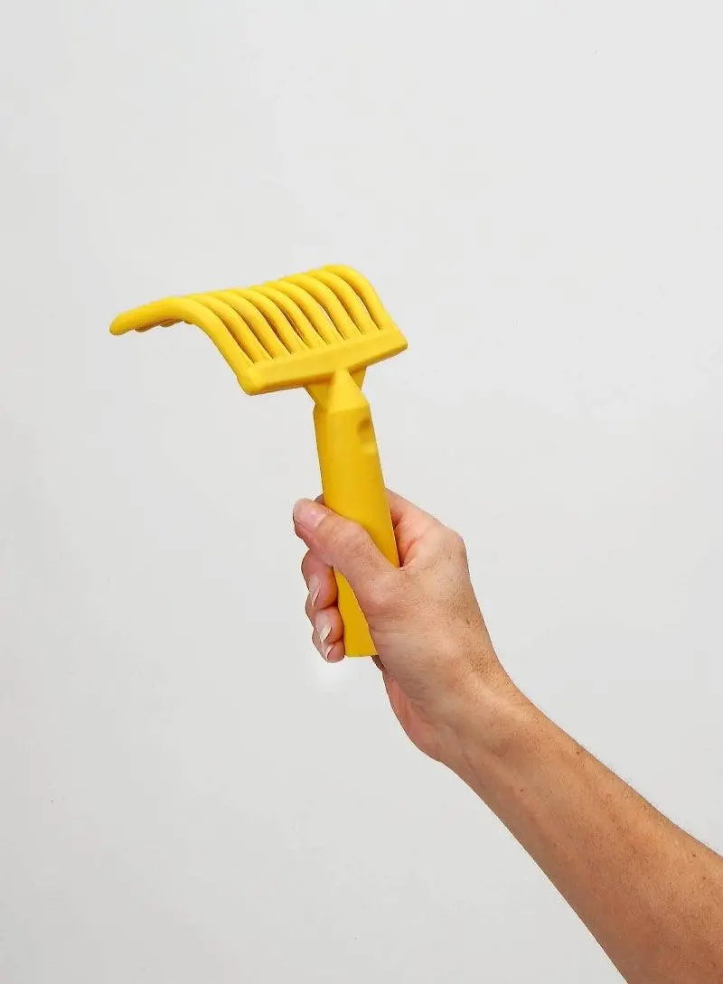 Art. 975: Yellow Rake For Olive Crop 1