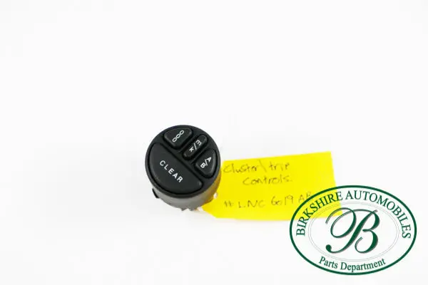 Jaguar Trip Odometer Re Set Switch Part # Lnc 6019 Ab. Fits Jaguar 1998-2002 Xj8, Vanden Plas 1