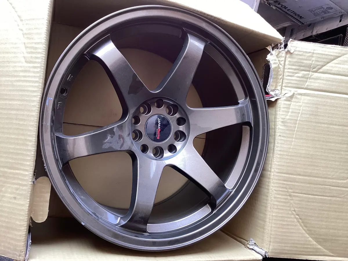 19” Japan Racing Jr3 - 5X114.3 / 5X120 1