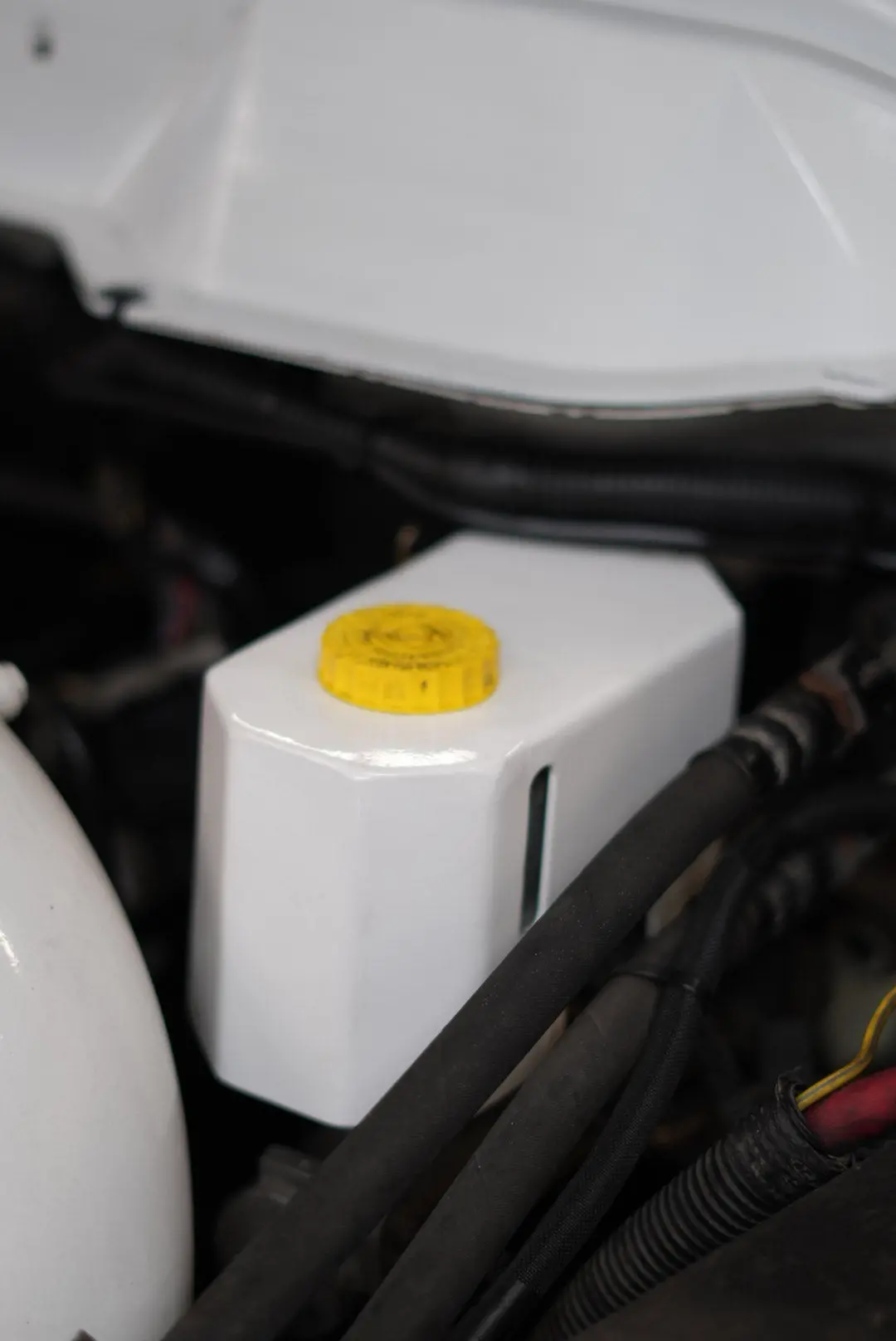 03 To 07 Dodge Ram 2500/3500 Brake Reservoir 1