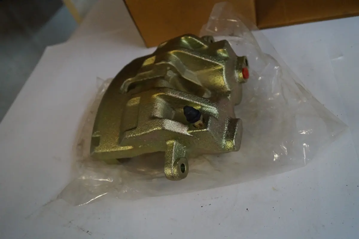 Aftermarket New Right Brake Caliper For Land Rover Part # Stc1916. Fits Land Rover Discovery 1999-2001, Range Rover 1995-2002 2
