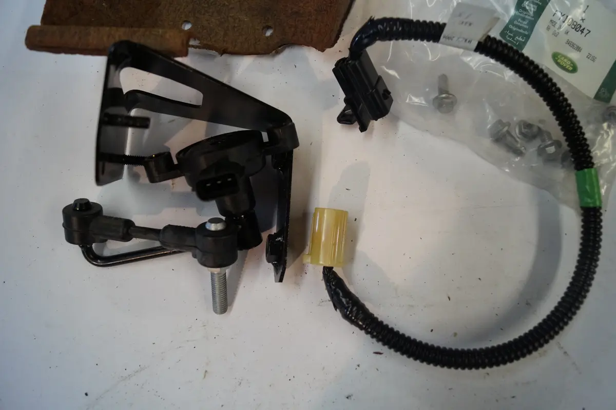 New Suspension Ride Height Sensor For Land Rover Part # Stc3579. Fits Range Rover 1996-1998 2