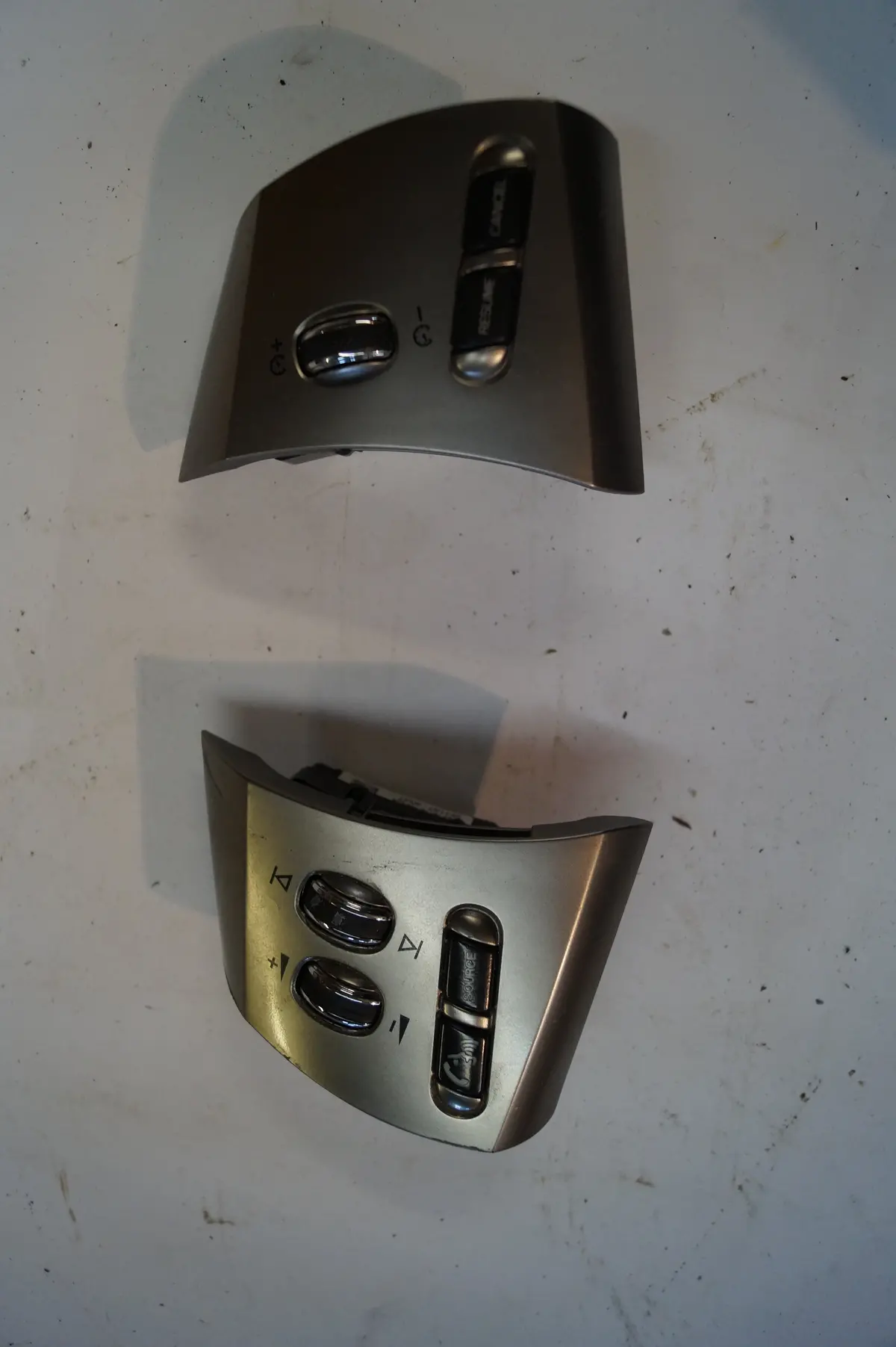 Used Radio Control And Cruise Control Buttons Part #'S C2z4249,C2z4250. Fits Jaguar Xf And Xfr 2009-2011 2