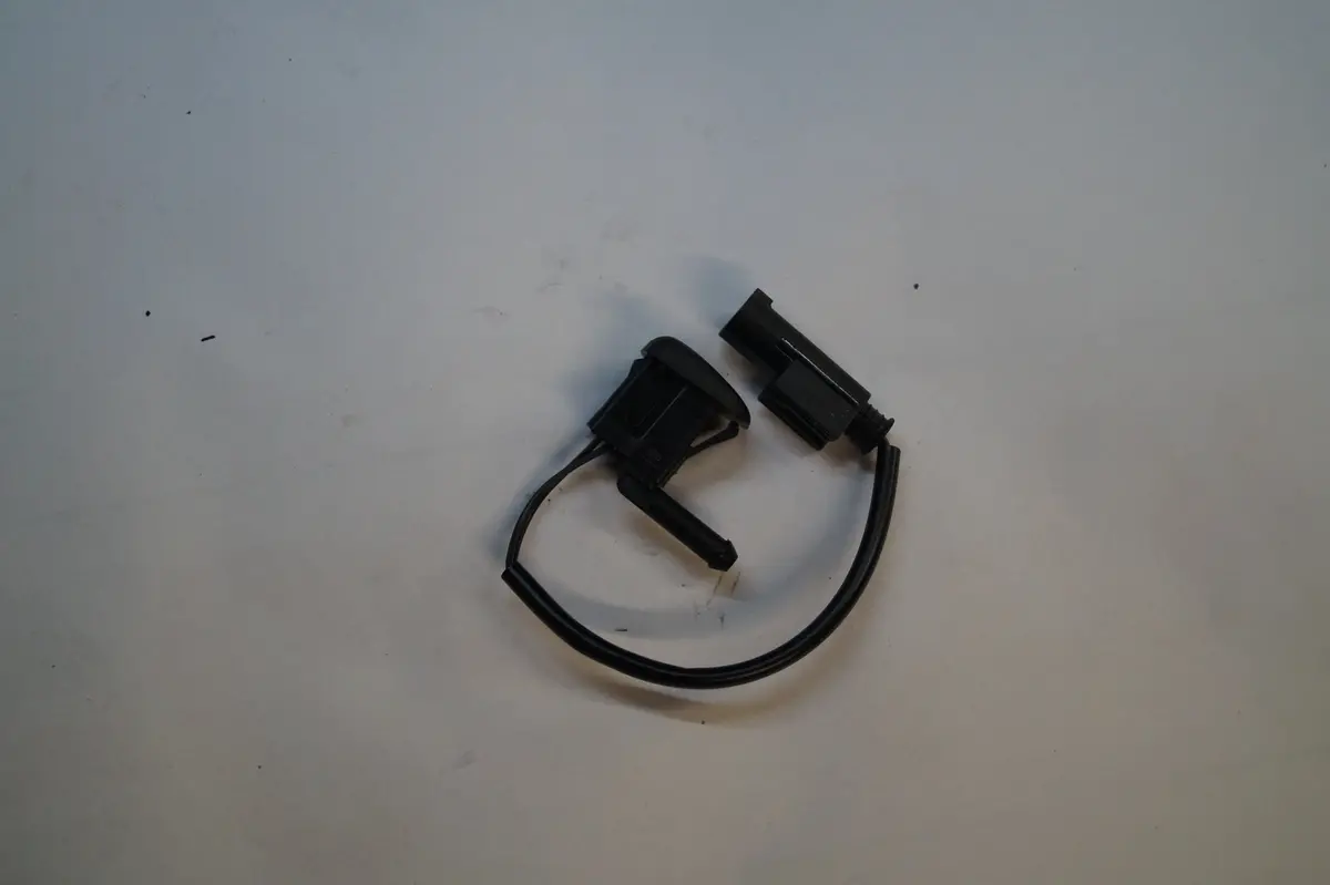 New Windscreen Washer Jet For Land Rover Part #Dnj000010. Fits Range Rovers 2003-2012 1
