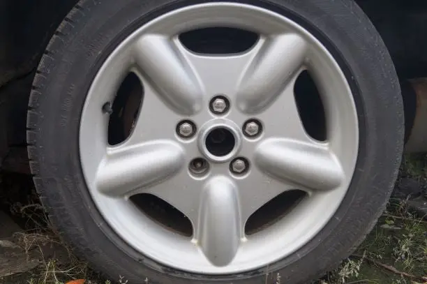 Used Jaguar Xk8 17" Alloy Rims. Fits Jaguar Xk8 1