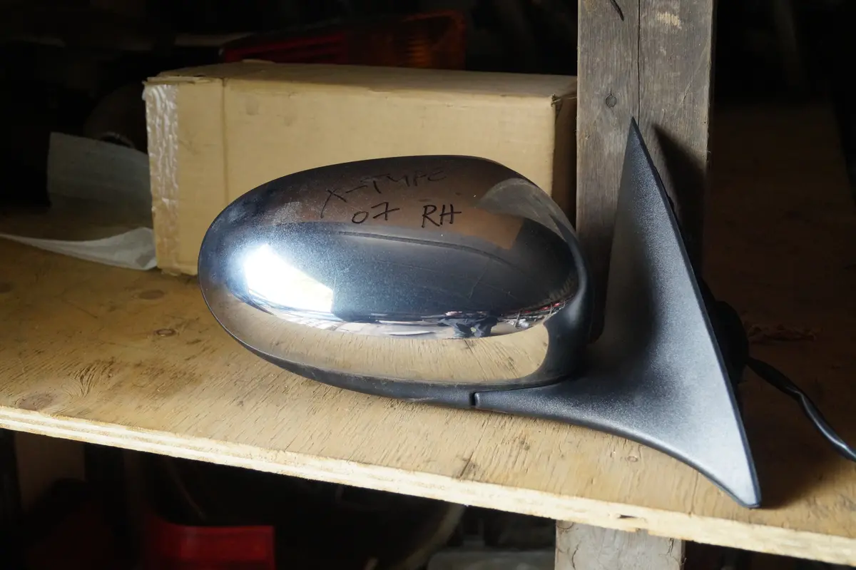 Used Jaguar X Type Right Hand Door Mirrors Part # C2s50234. Fits Jaguar X Type 2002-2007 1