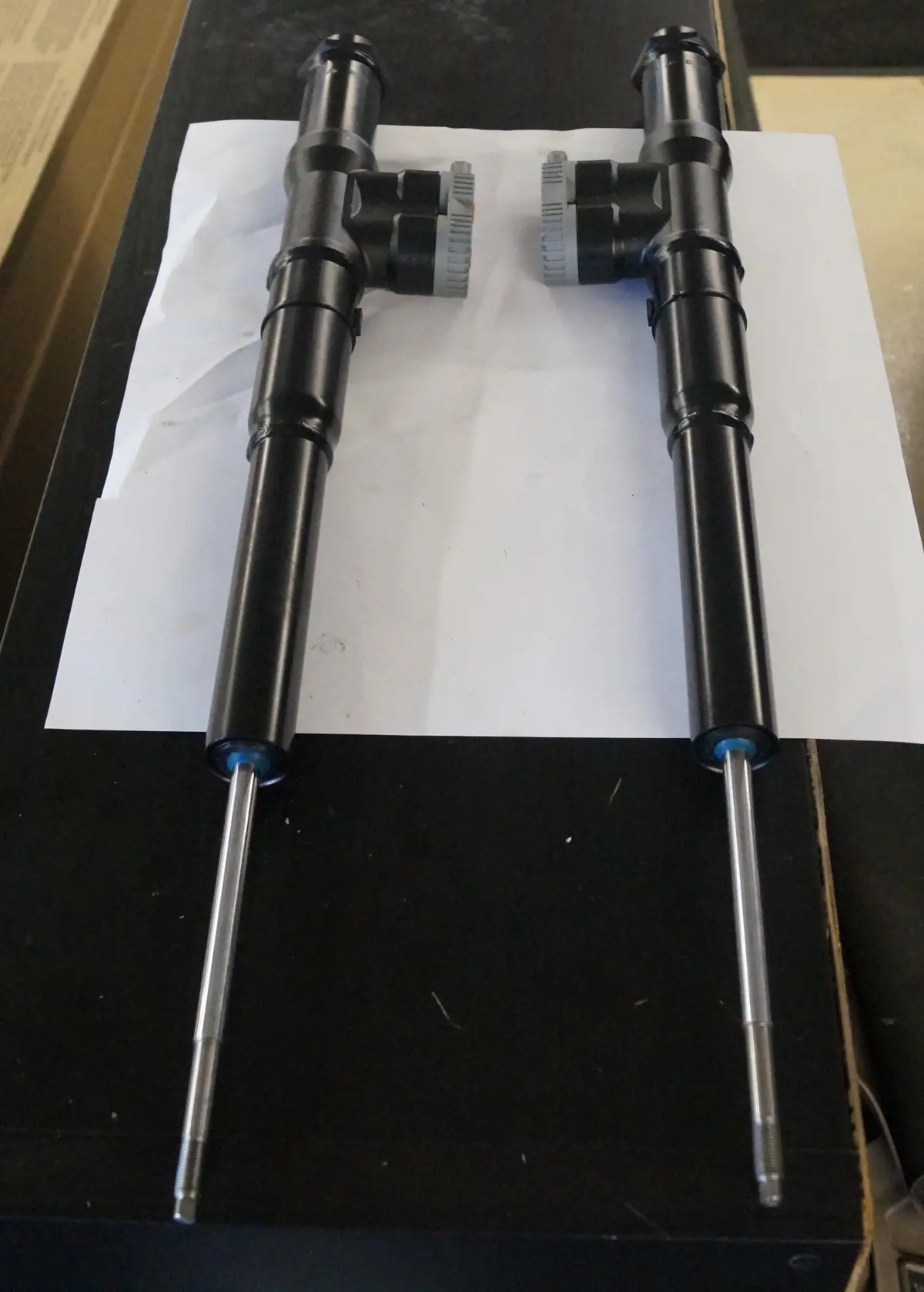 Front Variable Shocks For Bentley Brooklands Part # 31538Pa. Fits Bentley Brooklands 1996 1