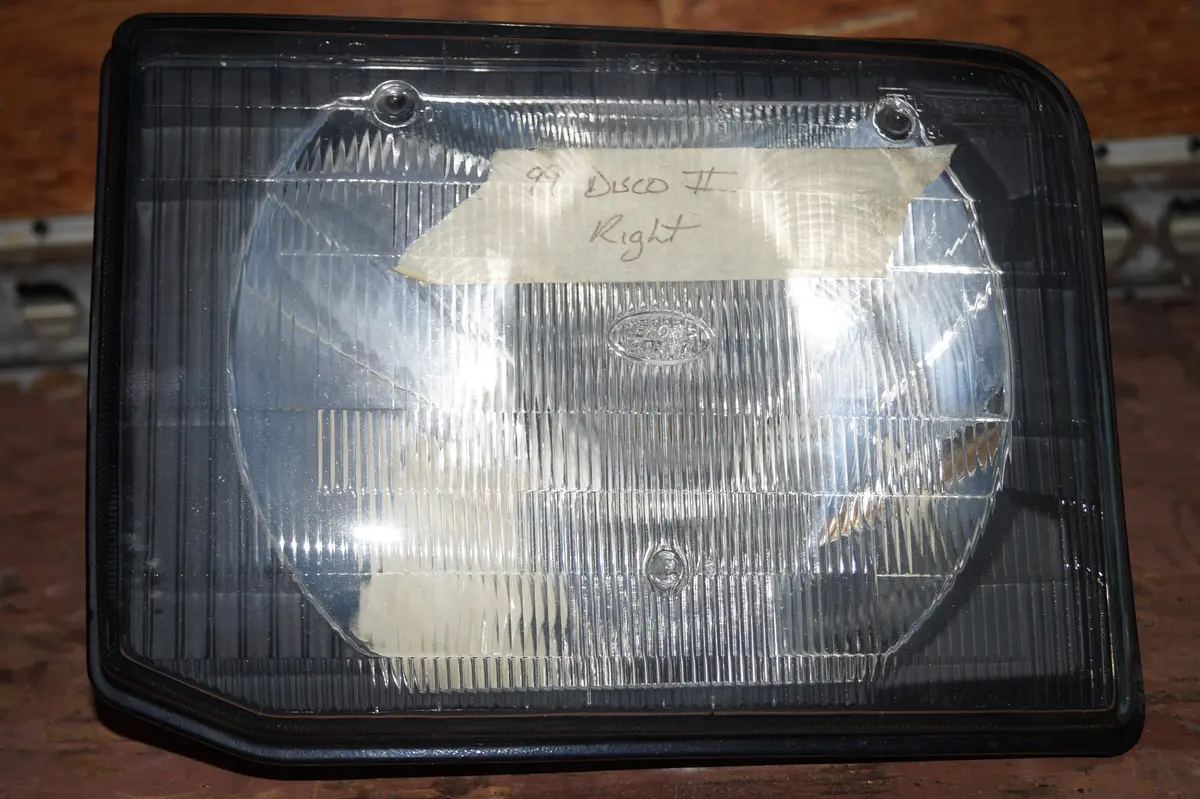 Used Land Rover Discovery Series Ii Headlight Part #Xbc105170. Fits Land Rover Discovery Series Ii 1999-2001 1