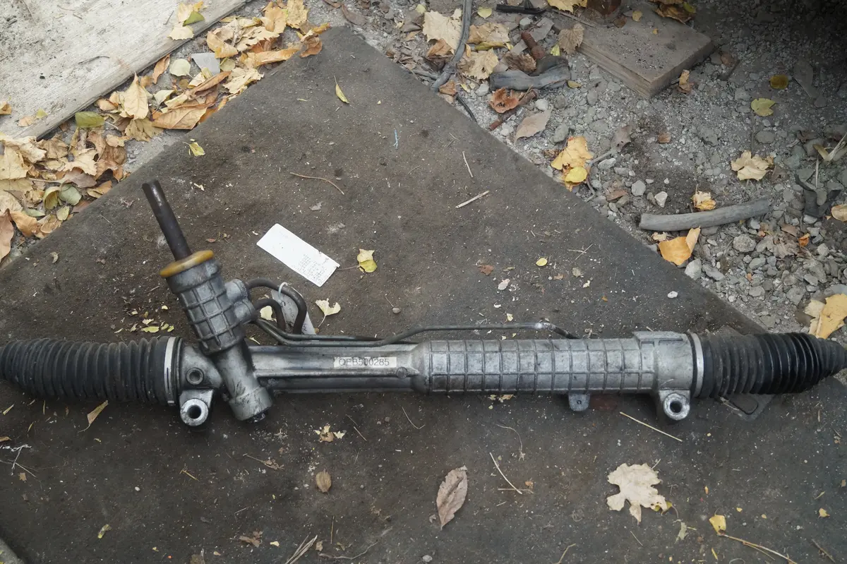 Used Land Rover Rack And Pinion Assembly Part # Lr032374. Fits Landrover Lr3 2005-2009 1