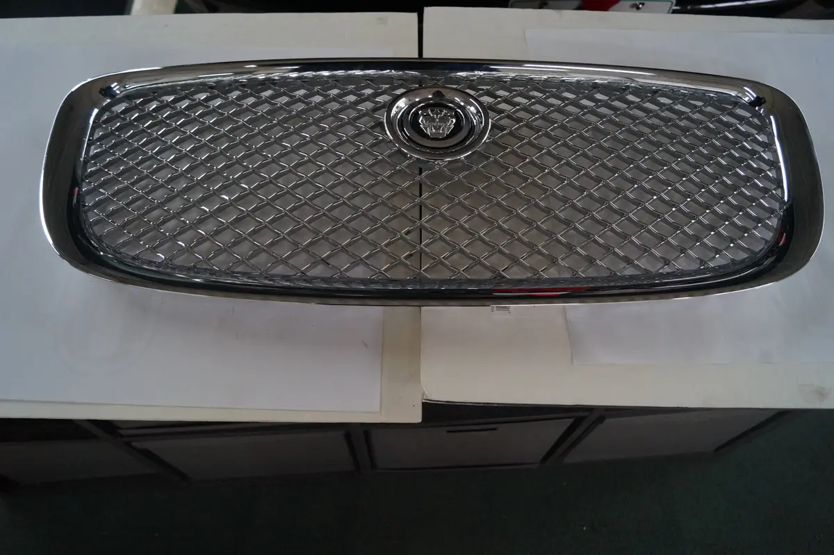 Used Front Grille For Jaguar Xj Series Part #C2d47214/C2d47215. Fits Jaguar Xj 3.0L Awd 2014 1
