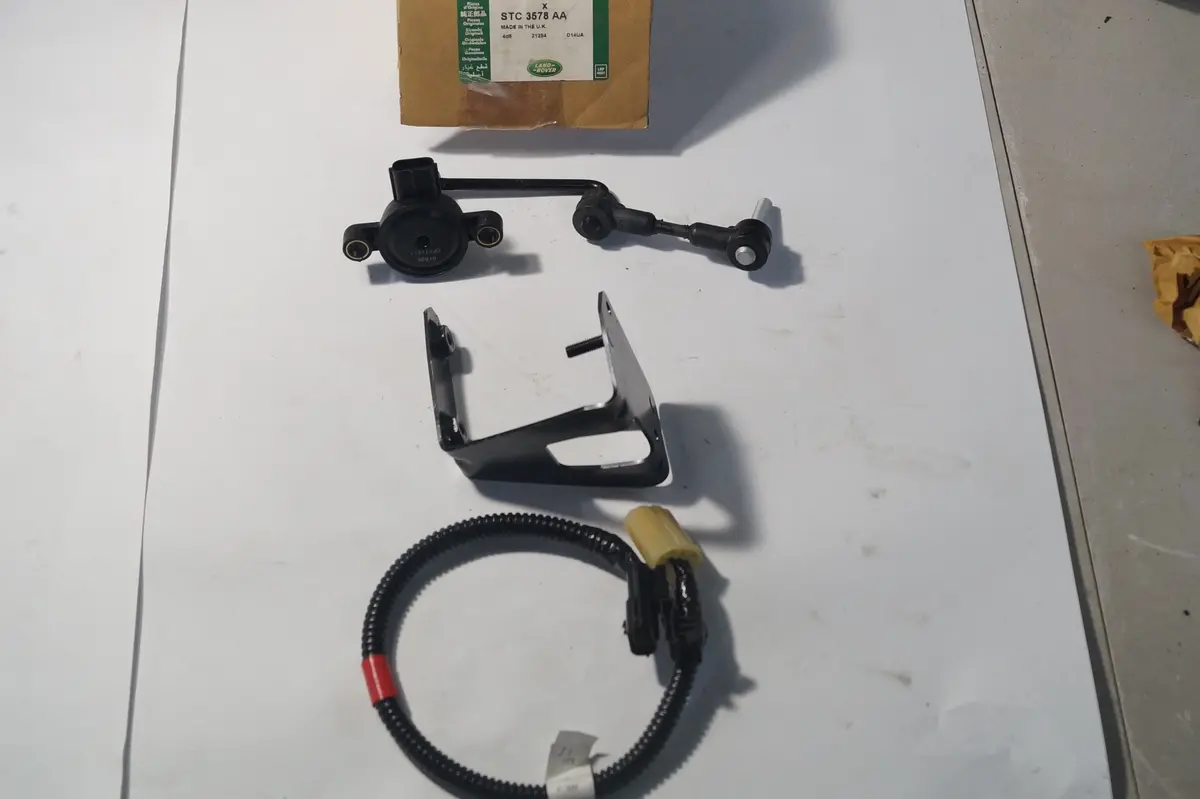 New Land Rover Range Rover Air Suspension Sensor Kit Part #Stc3578aa. Fits Range Rover 1995-1996. 1