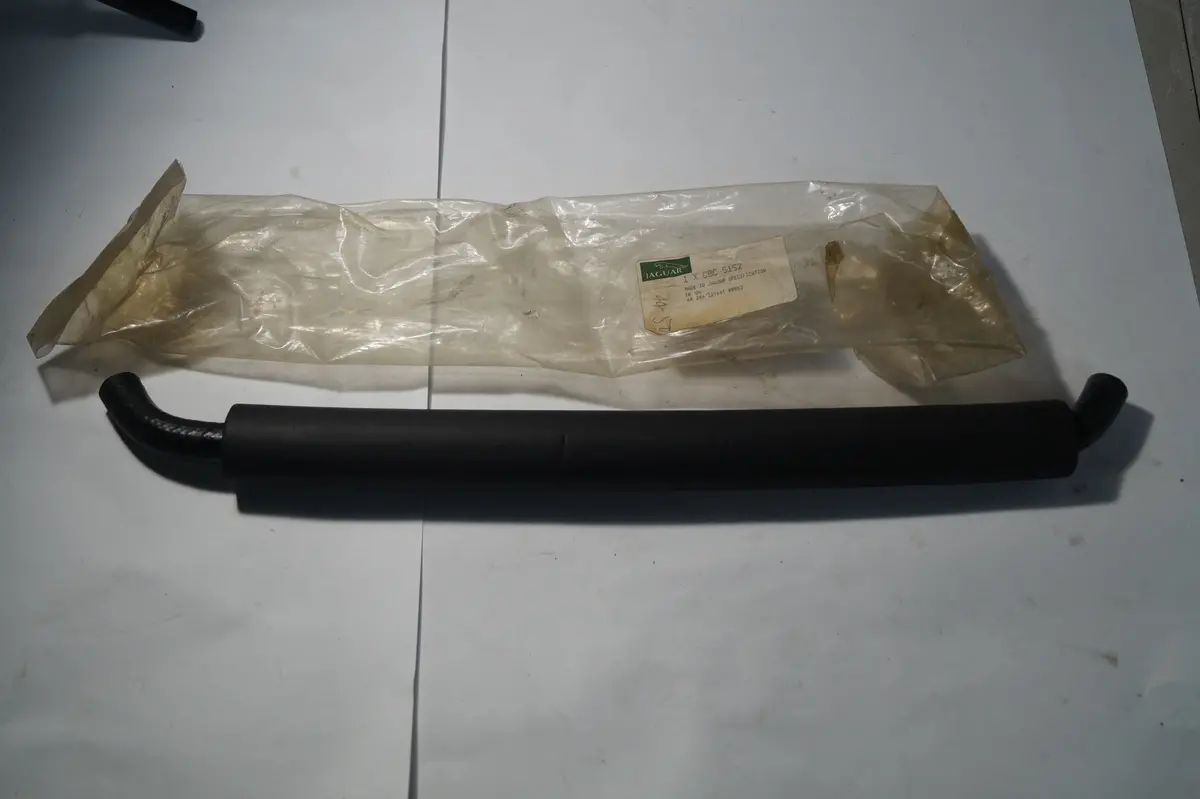 New Jaguar Fluid Reservoir Hose Part #Cbc5152. Fits Jaguar Xj6 1988-1989 1