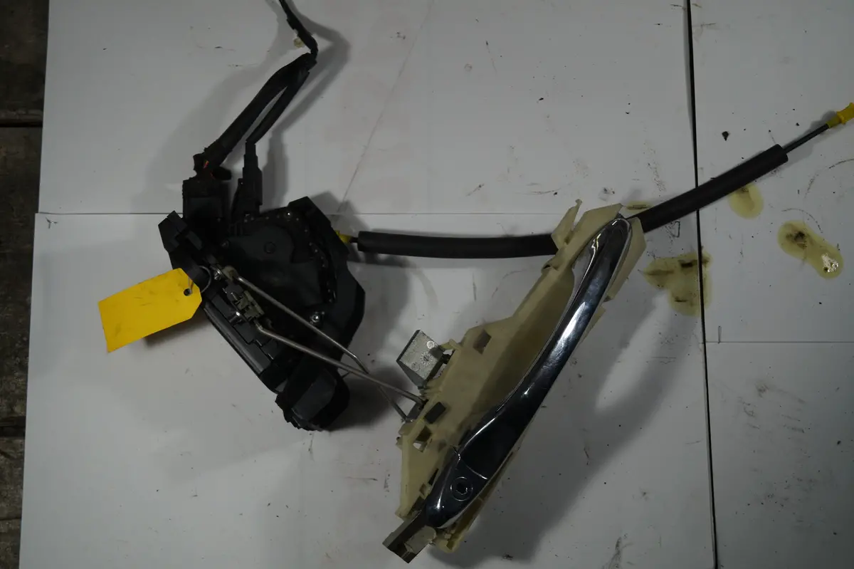 Used Left Front Door Latch,Outer Door Handle And Cable Part #C2c30694. Fits Jaguar Super V8,Xj8,Vdp,Xjr 2003-2009. 1