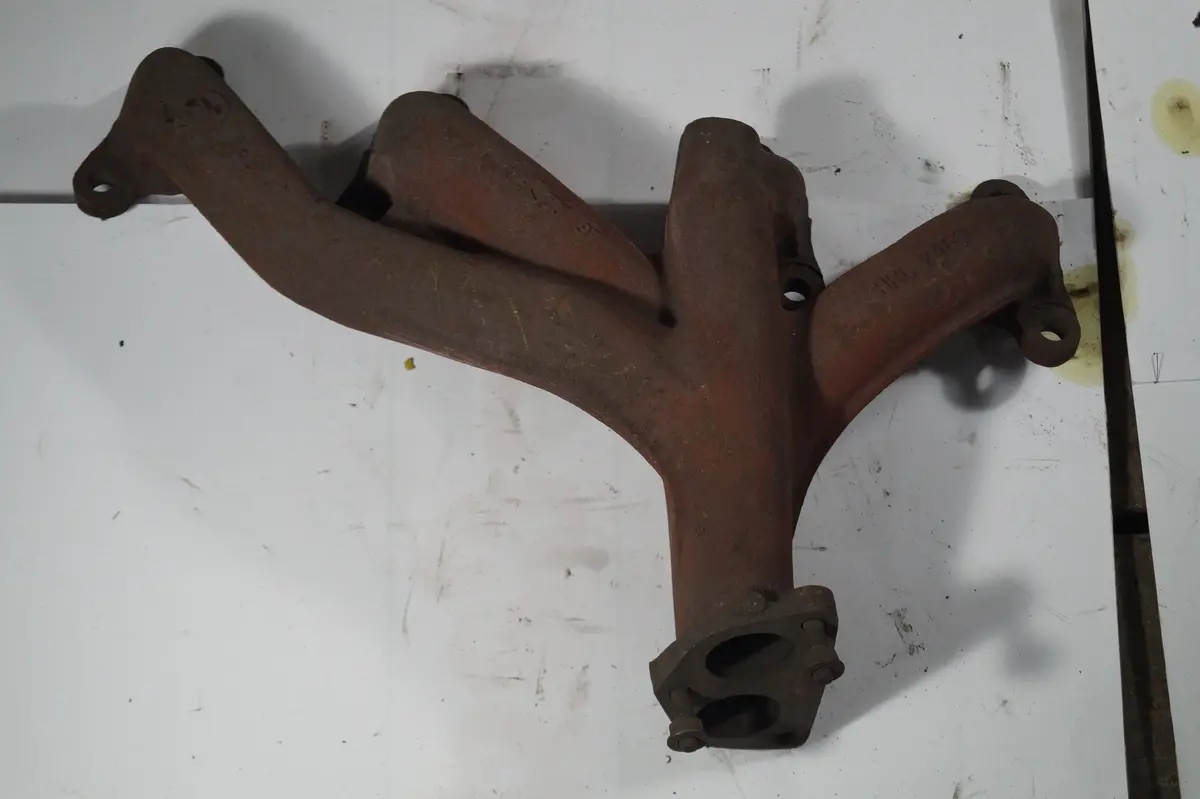 Used Land Rover Discovery Left Exhaust Manifold Part # Hrc2469. Fits Land Rover Discovery 1994-1998 1