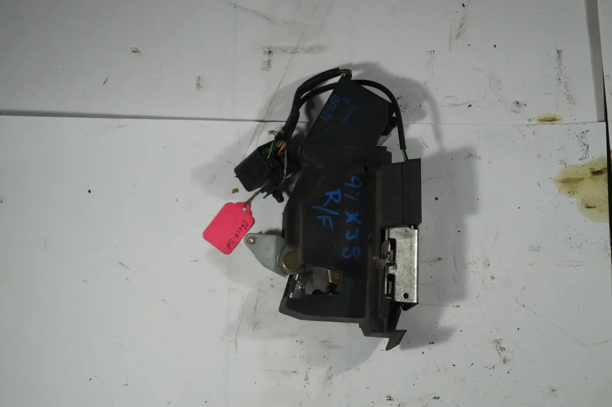 Used Right Front Door Latch Actuator Part #Gna1080cd. Fits Jaguar Vdp,Xjr,Xj6,Xj12 1995-1997 1
