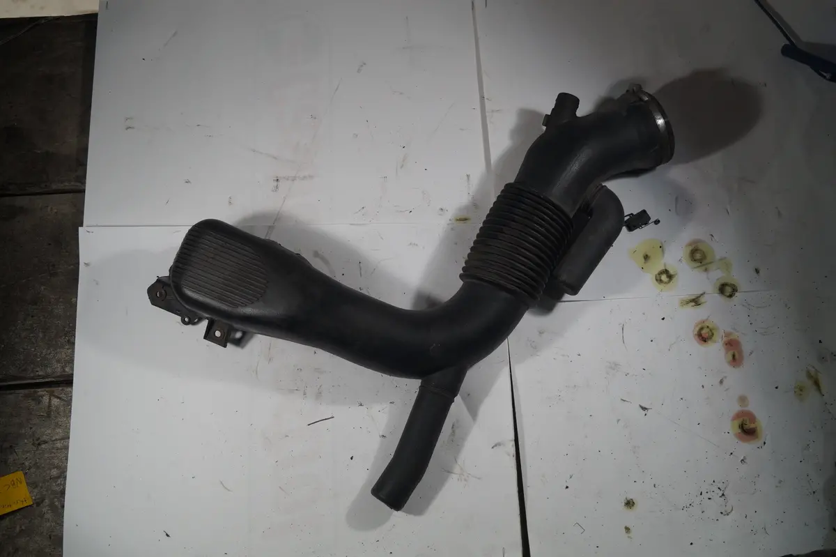 Used Jaguar Air Filter Housing Pipe Part #Nnf3555ac. Fits Jaguar Xjr 1998-2003,Jaguar Vanden Plas 2000-2003. 1