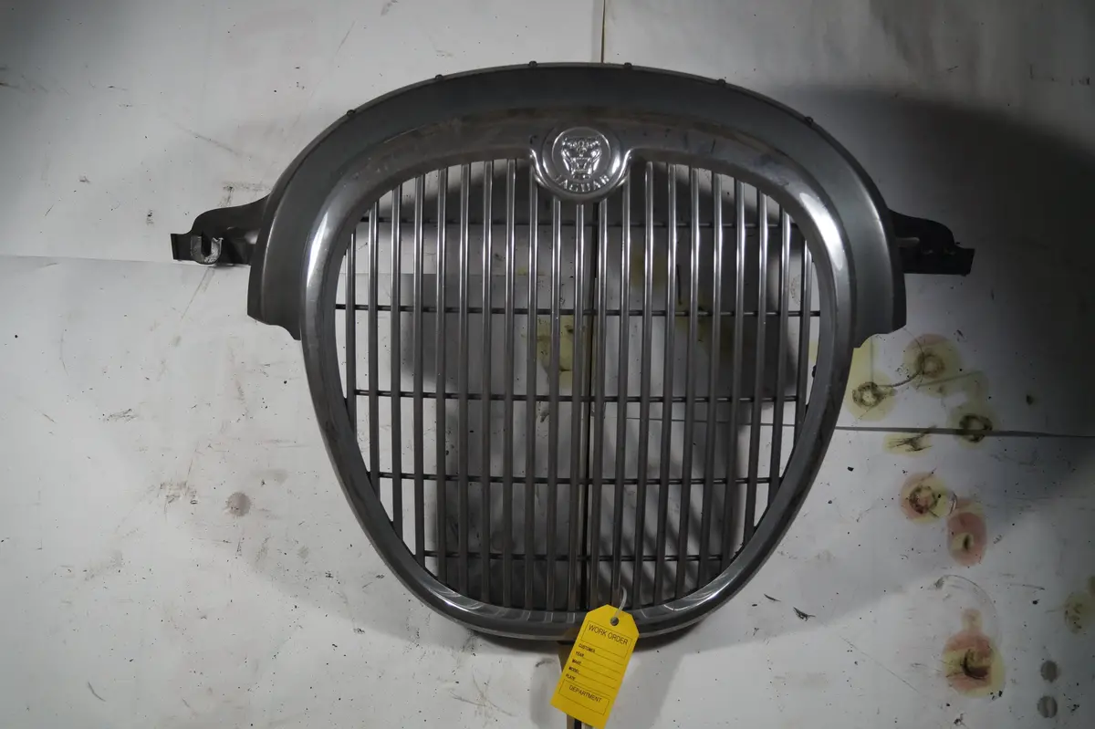 Used Front Grille For Jaguar S Type. Fits Jaguar S Type 2005-2008 1