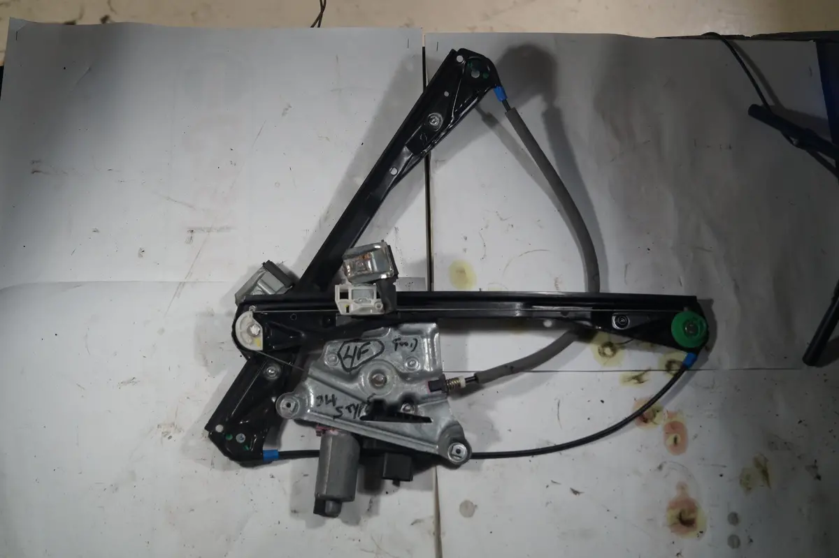 Used Left Front Window Regulator And Motor For Jaguar Part #Xr848094. Fits Jaguar S Type 2002-2008 1