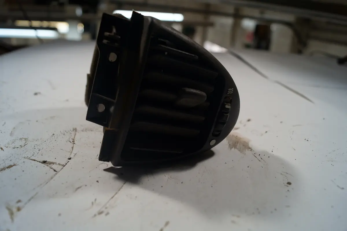 Used Jaguar Dashboard Air Vent Part #Gnd6725ab. Fits Jaguar Vdp,Xj8,Xjr 1998-2003 1