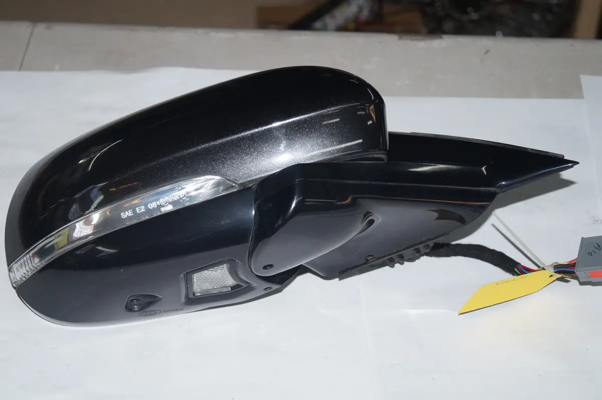 Used Jaguar Passenger Door Mirror Part # C2d33523. Fits Jaguar Xj 2010-2015 2