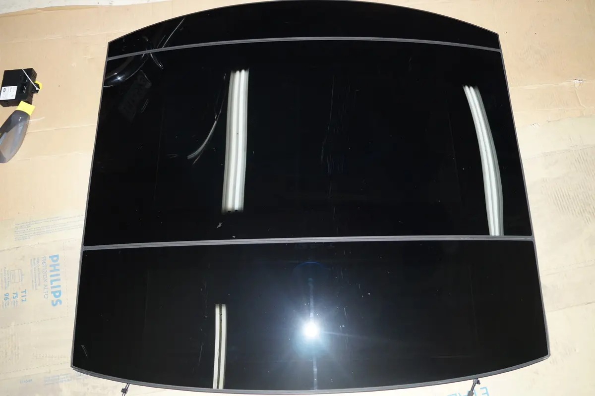 Used Jaguar Xj Complete Sunroof Assembly Part #C2d47207. Fits Jaguar Xj 2011-2019. 1