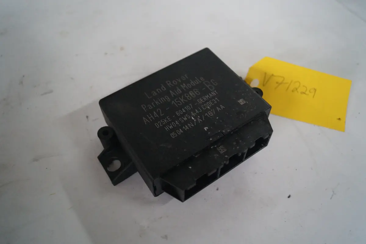 Used Jaguar Parking Aid Control Module Part #C2d18207. Fits Jaguar Xxj 2011- 1