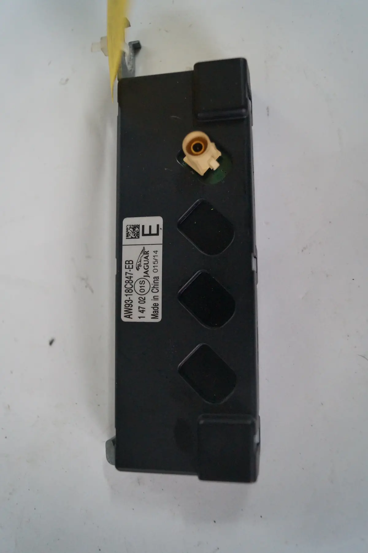 Used Jaguar Antenna Amplifier Part #C2d2984. Fits Jaguar Xj Series 2011-2019 1