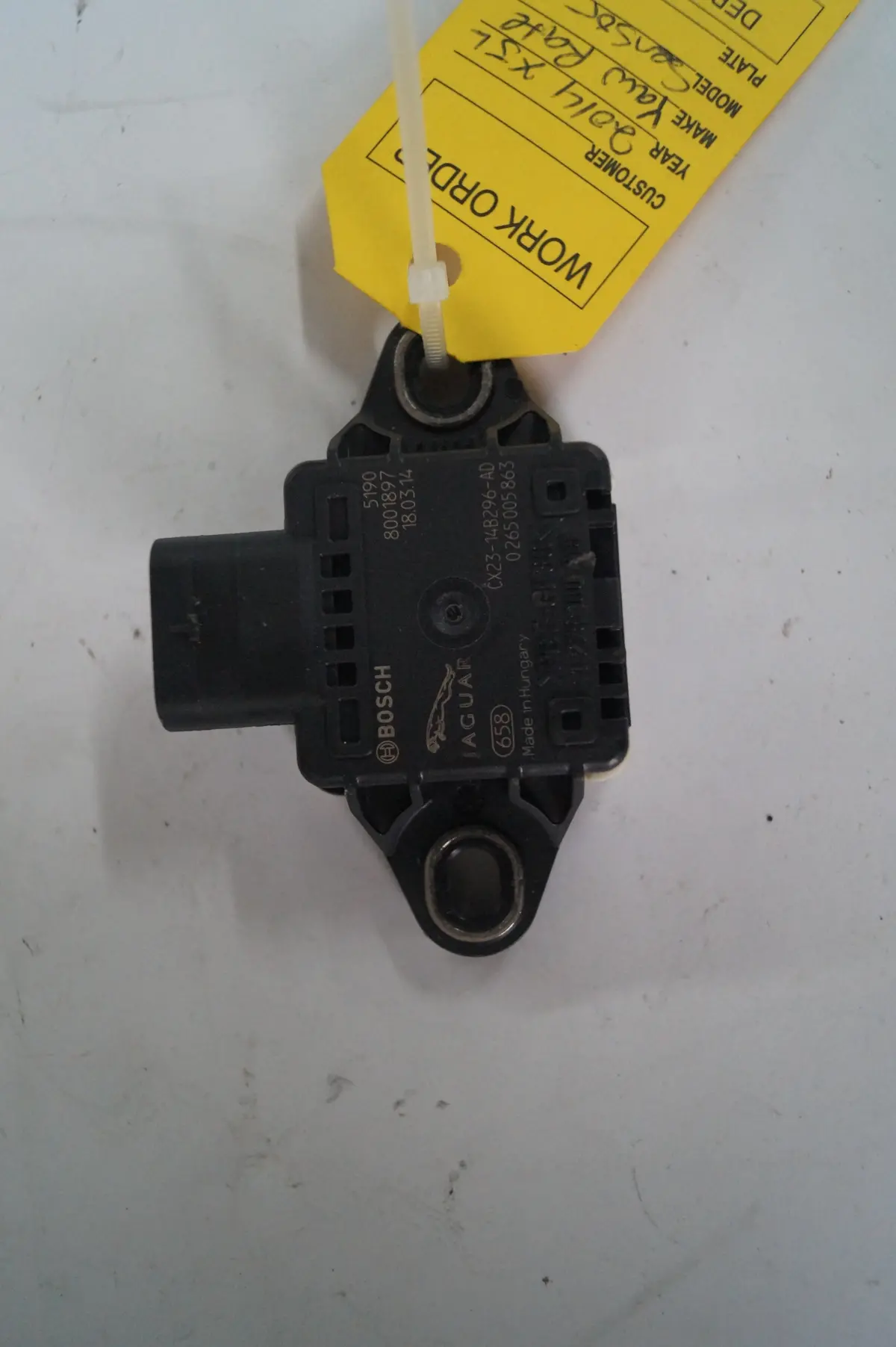 Used Jaguar Suspension Yaw Sensor Part #C2d26335. Fits Jaguar Xj Series 2013-2019 1
