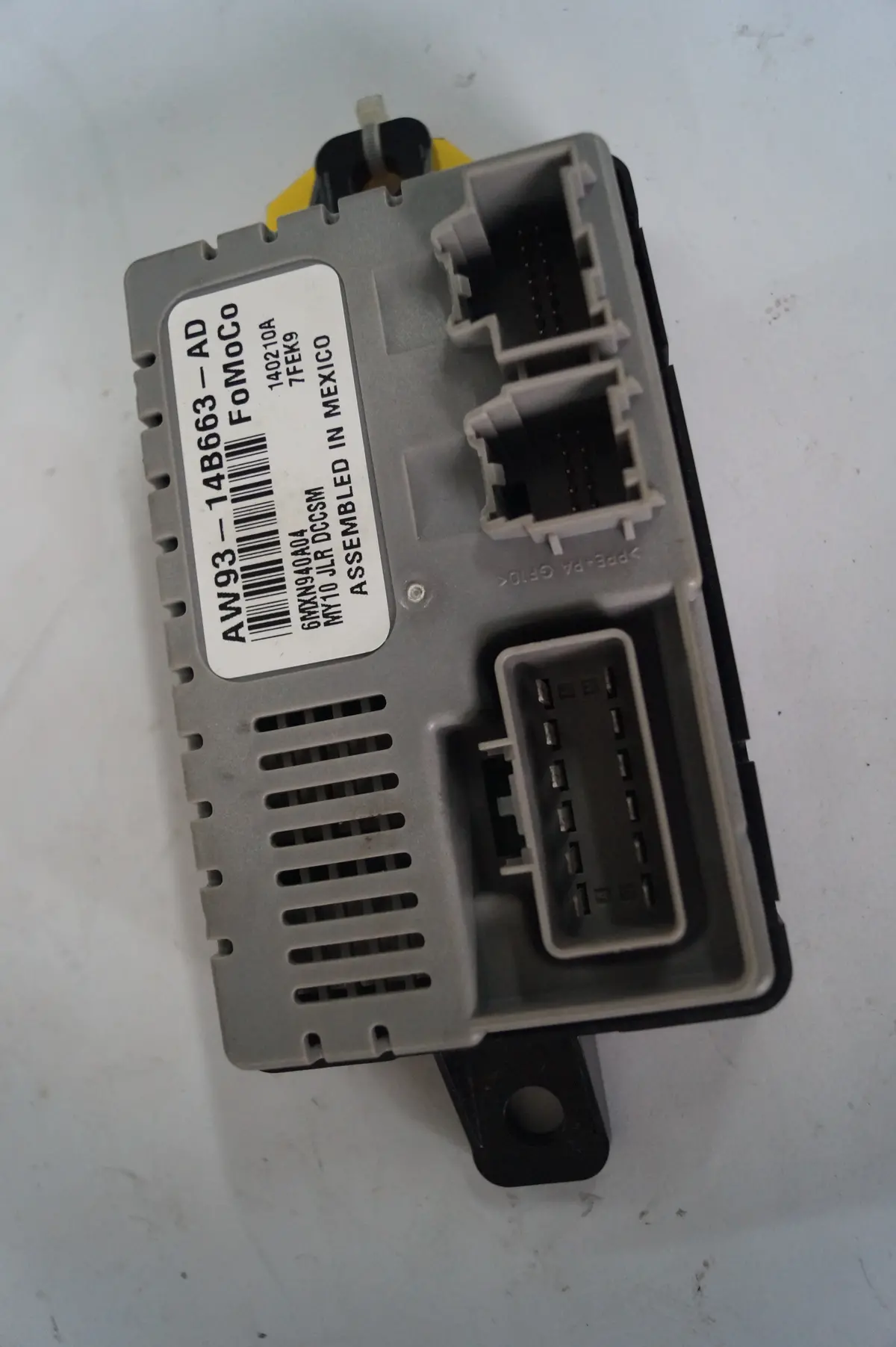 Used Jaguar Seat Heater Control Module Part #C2d26815. Fits Jaguar Xj 2011-2019 1