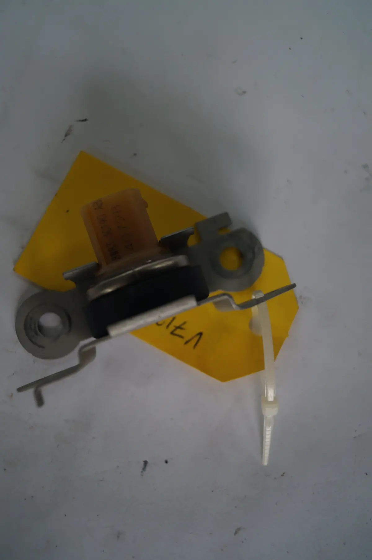 Used Jaguar Suspension Yaw Sensor Part #C2d51028. Fits Jaguar Xj 2011-2020,Jaguar Xf 2016-2020, Jaguar F Pace 2017-2020, 1