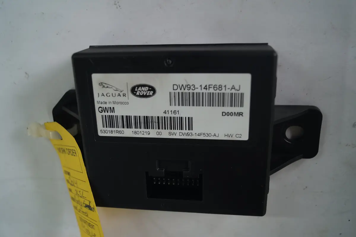 Used Jaguar Captive Consumption Control Module Part #Dx93-14F681-Aj. Fits Jaguar Xj Series 2013-2014. 1