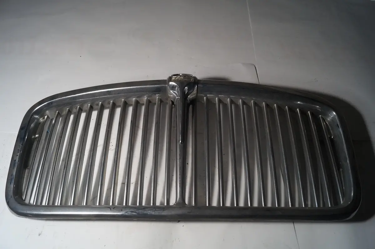 Used Jaguar Front Grille Part # Bac1575. Fits Jaguar Xj6 Series 3 From 1979-1986 1