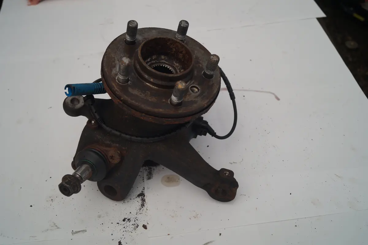 Used Range Rover Front Wheel Hub And Sensor Part #Lr009816. Fits Range Rover Sport 2007-2010 2