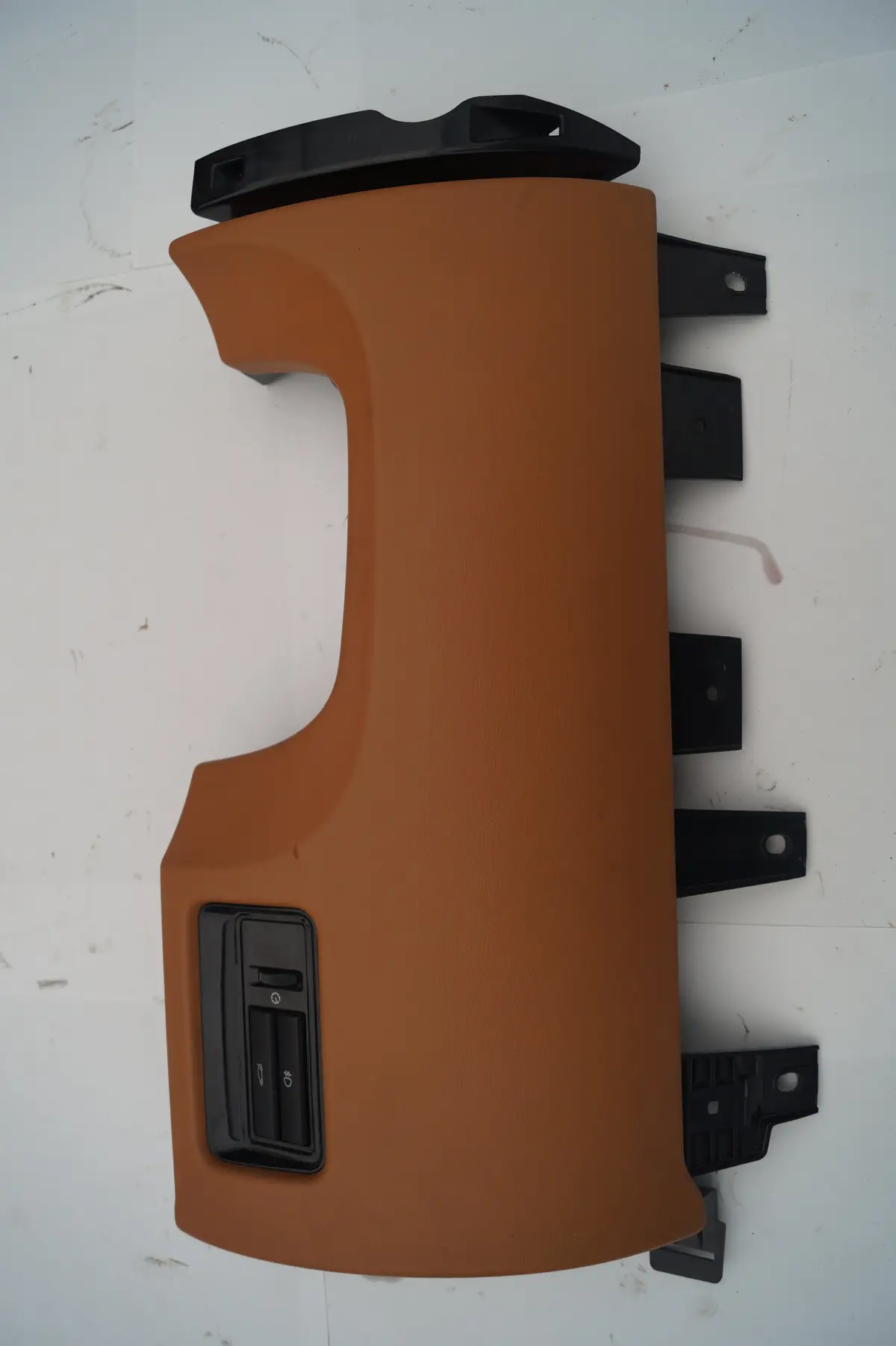 Used Jaguar Front Knee Bolster Trim Part #C2d6018pvj. Fits Jaguar Xj 2011-2015. 2