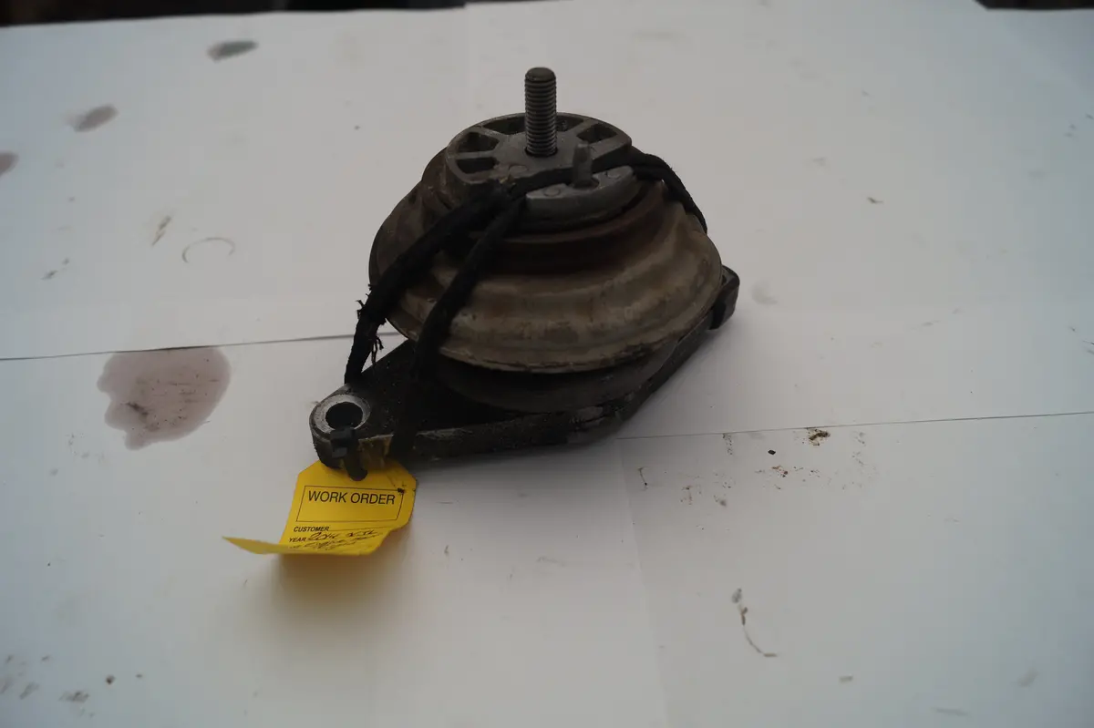 Used Jaguar Front Engine Mount Part #C2p17845. Fits Jaguar Xf 2009, Jaguar Xj 2011-2012 1
