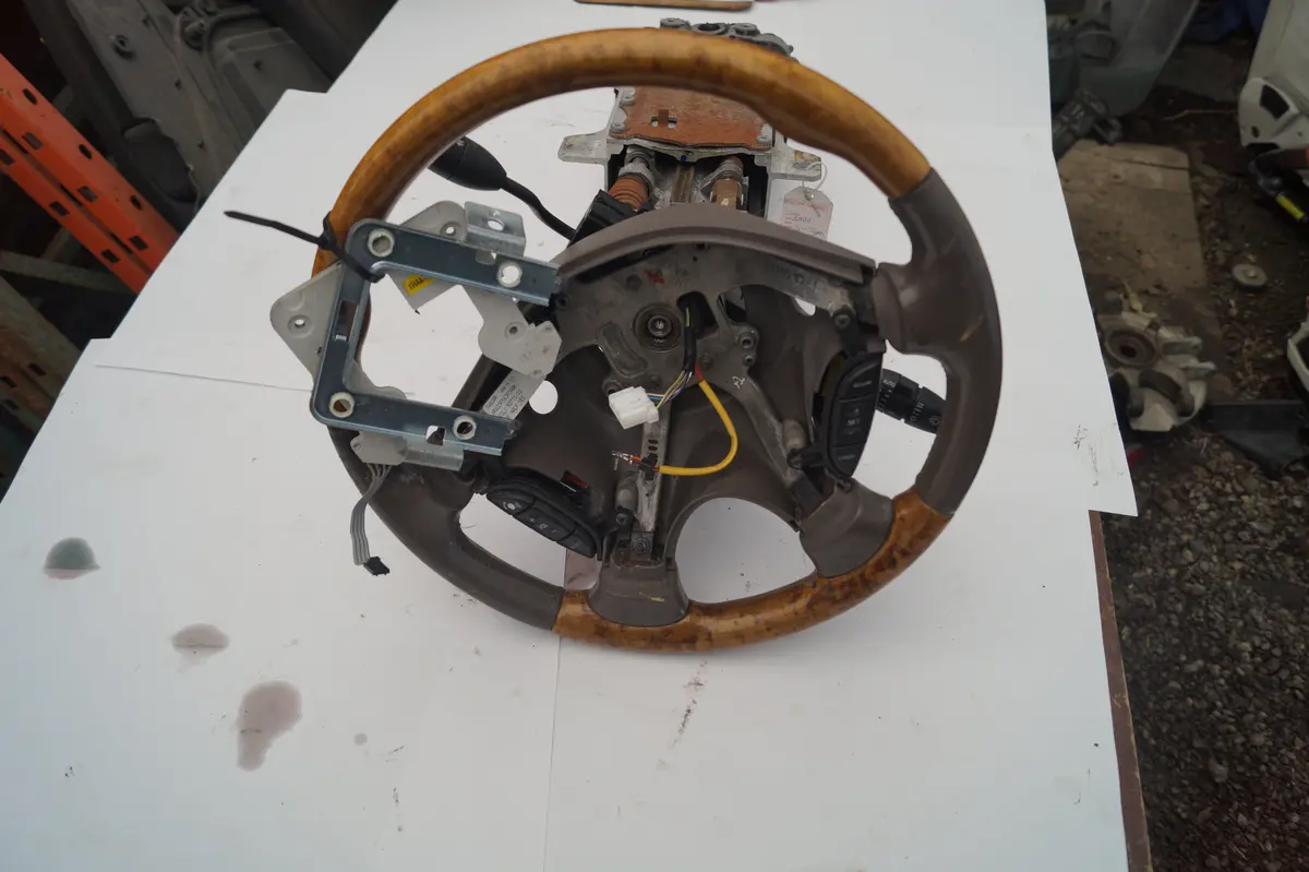 Used Jaguar Steering Column Part #Xr840065. Fits Jaguar S Type 2000-2002. 2