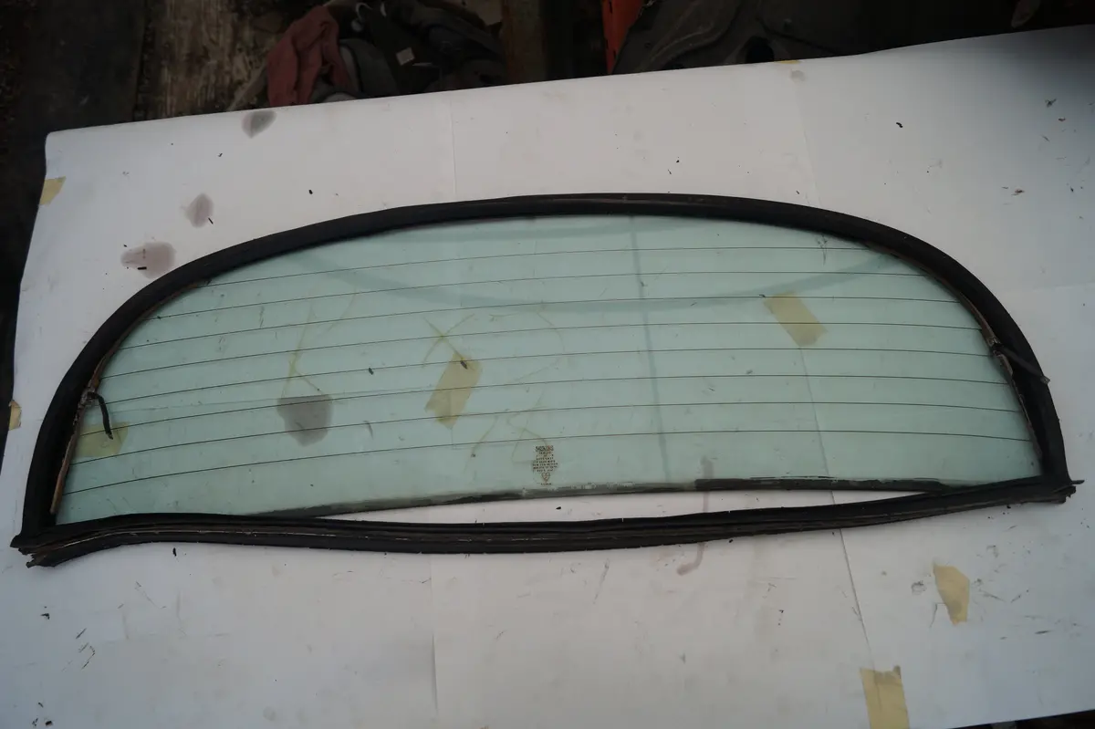Used Jaguar Rear Glass Window With Defogger Wire. Fits Jagura Xjs Coupe 1978-1989 1