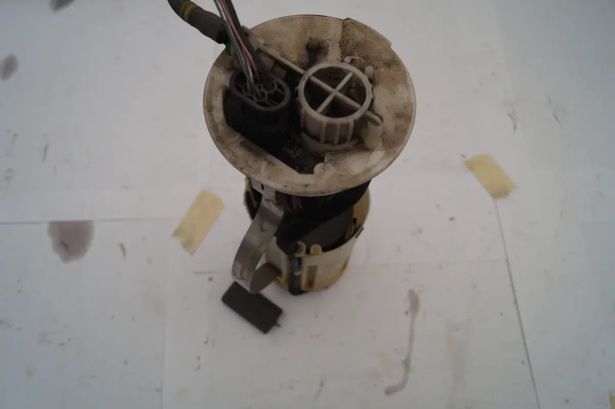 Used Range Rover Fuel Pump Assembly Part #Wfx101390. Fits Range Rover 1999-2002 2